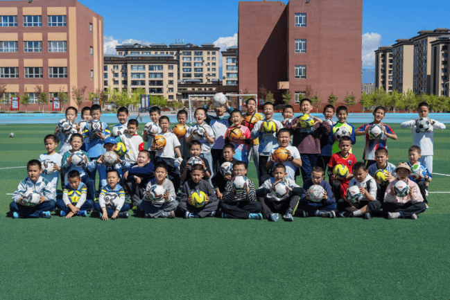 博州体彩鼎力支持博乐市第二届青苗足球计划暨三大球青少年足球培训活动开幕式圆满举办